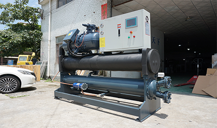 水冷螺桿式冷水機(jī)有哪些安裝注意事項(xiàng)