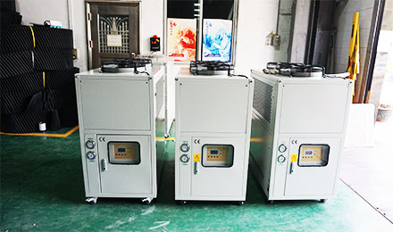 工業(yè)冷水機(jī)移動(dòng)方便嗎？